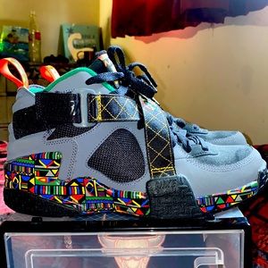 NIKE AIR RAIDS 2020